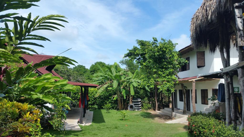 Hostal La Media Luna Palomino Exterior photo
