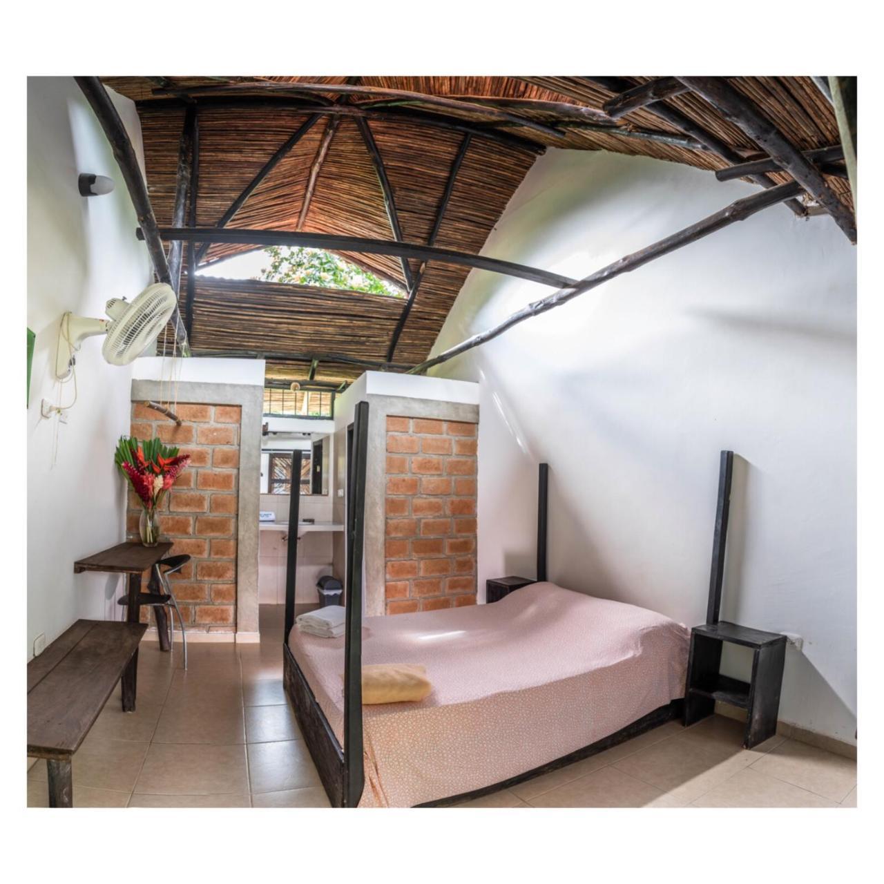 Hostal La Media Luna Palomino Exterior photo