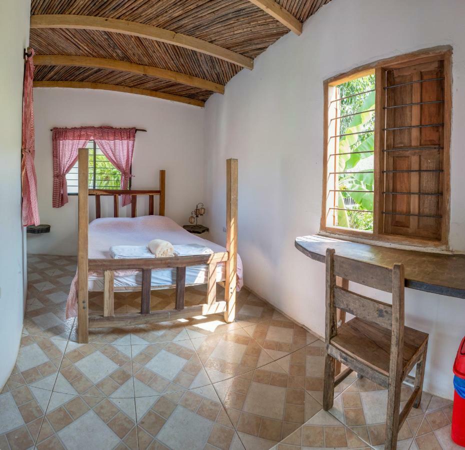 Hostal La Media Luna Palomino Exterior photo